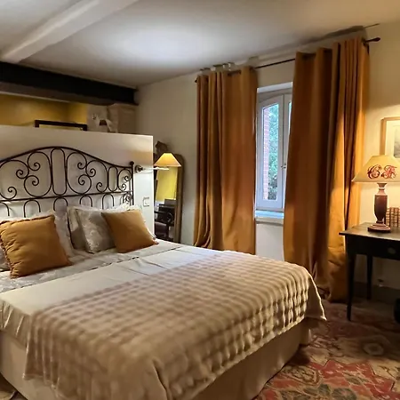 Gasthuis Le Clos De Mara Issus